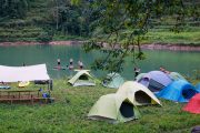 Camping on Nho Que River