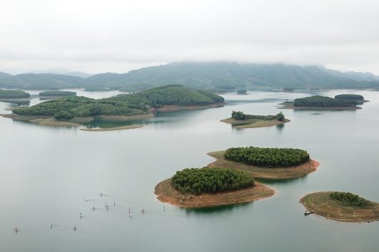 Paddle boarding tour to Thac Ba Lake